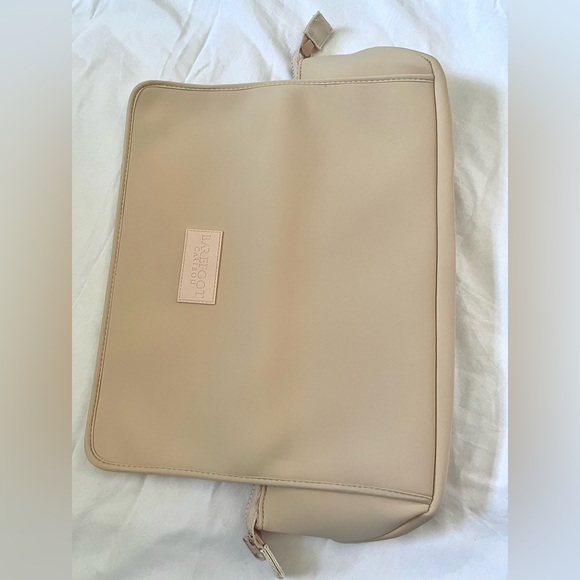 BAREFOOT CARIBOU Hair Tools Travel Bag and Heat Resistant Mat - Picture 7 of 9